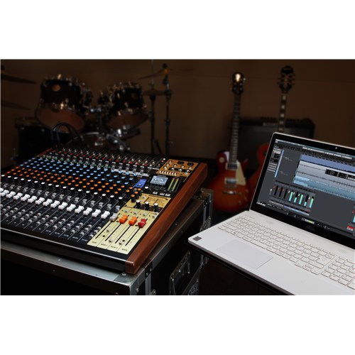 Model_24_s_withWinPC_IMG_0045